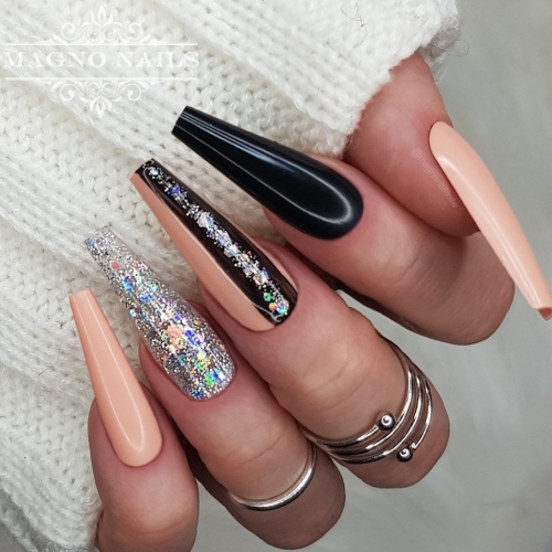 Preview: Beige Schwarz Silber Herbstnägel Nageldesign Ideen - Nails