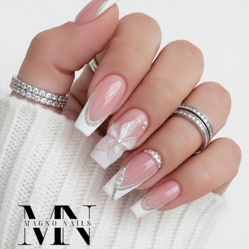 French Nageldesign - Platinium Nude mit 3D Blumen