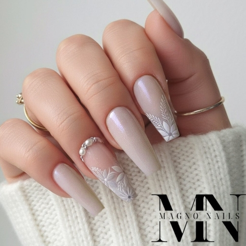 Preview: Sommer Blumen Nageldesign Ideen - Grau beige Nude Nägel