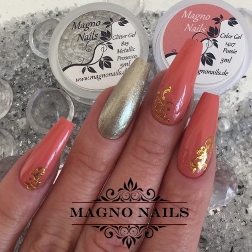 herbst Nägel - braune Farben - Rotbraune Nägel mit Gold Sticker