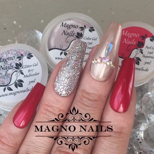 Preview: Nägel Ideen - Weihnachten Rot Silber Nude