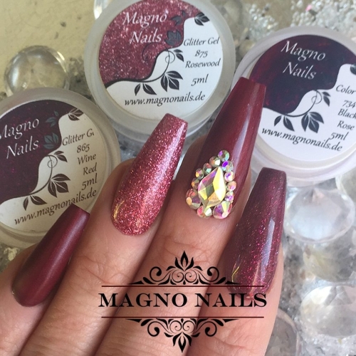 Preview: Winternägel - Nail Art Ideen - Nageldesign Dunkelrot altrose Strasssteine Overlays