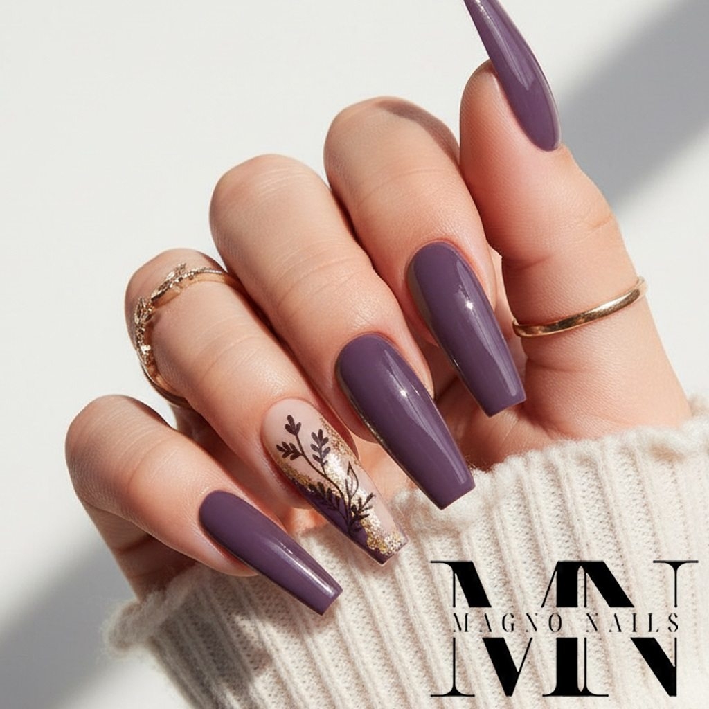 Lila Nude Nageldesign - Blumen Herbstdesign Blätter