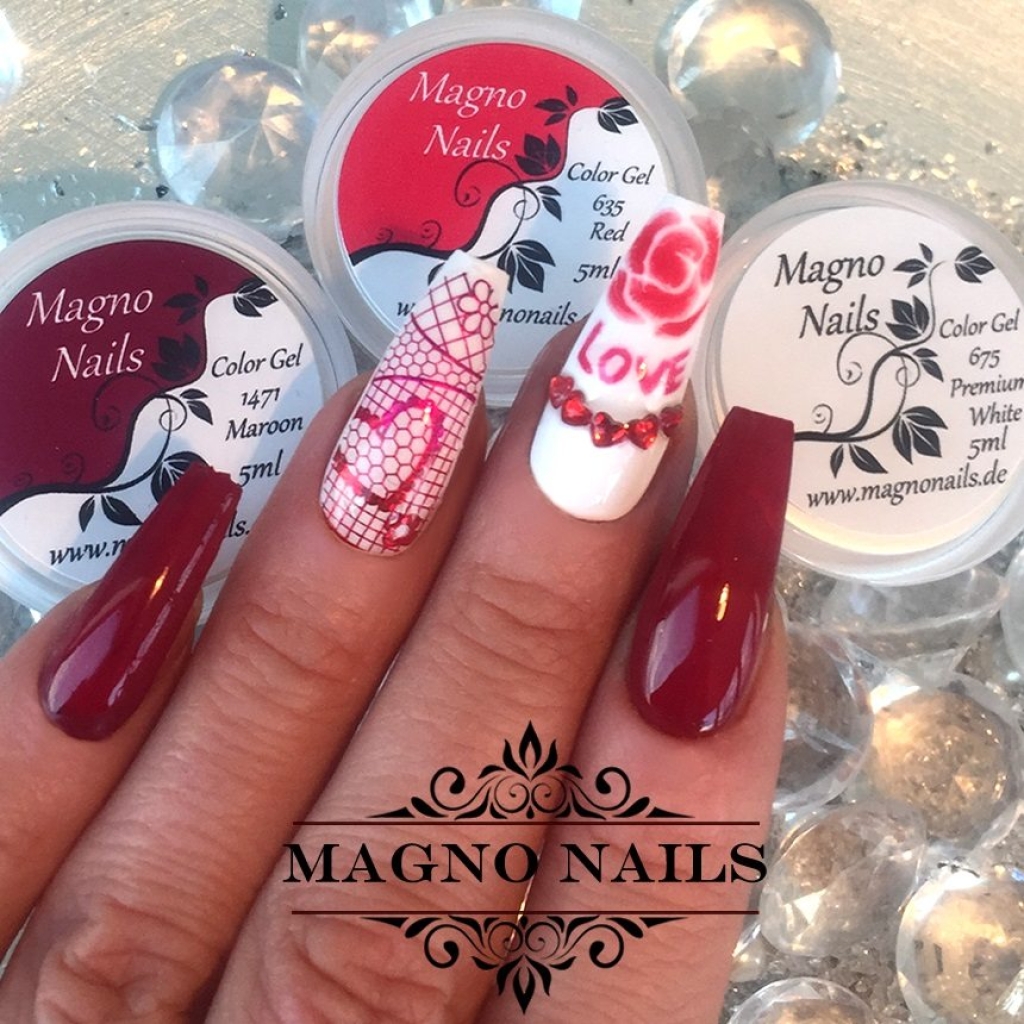 Nageldesign Idee mit Weinrot für den Sommer