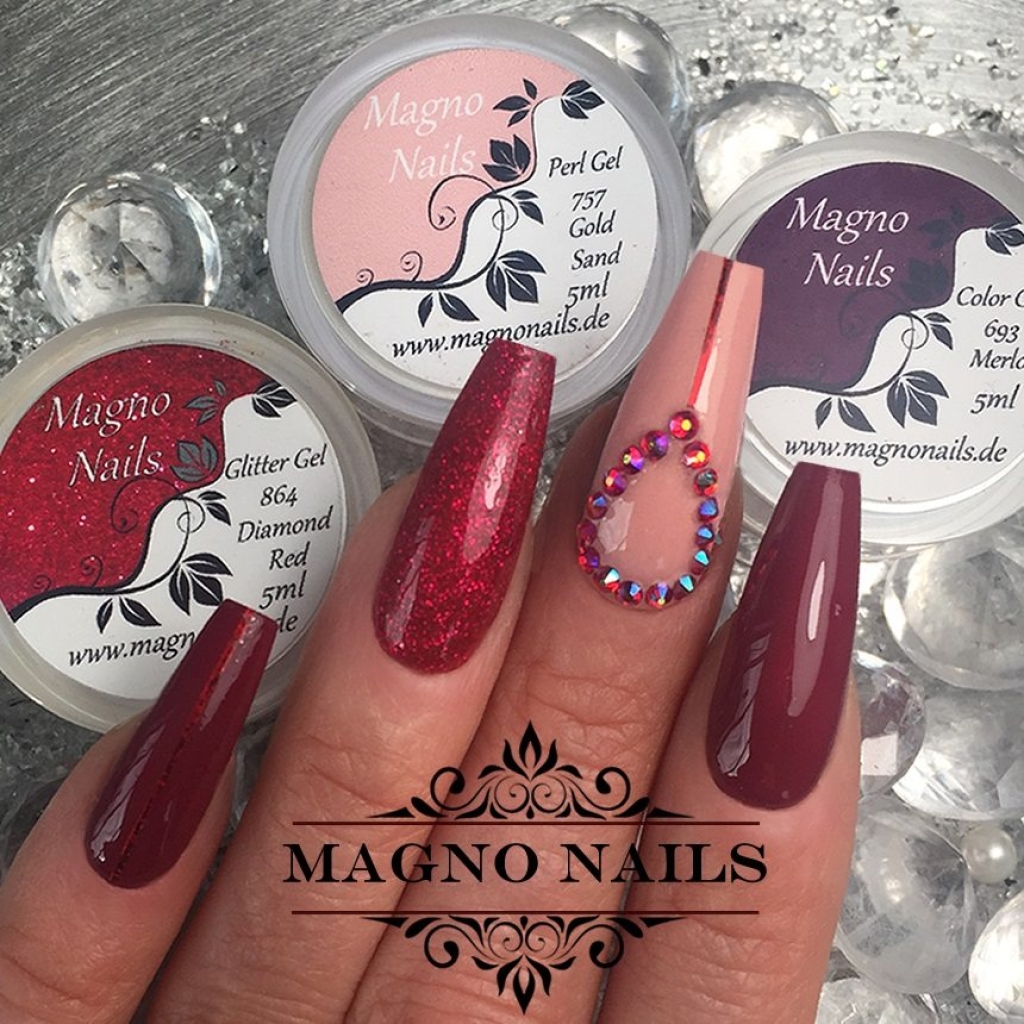 Nageldesign Ideen Rot mit Beige
