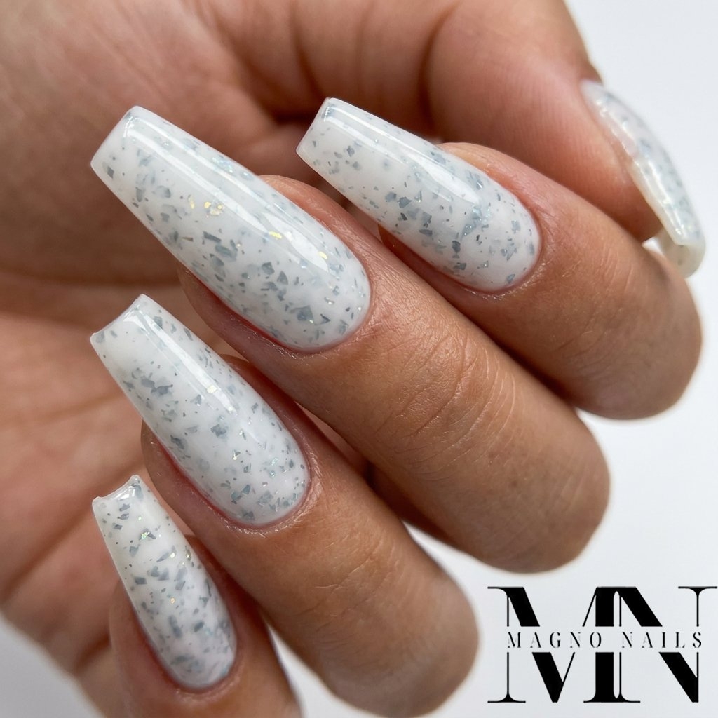 Nageldesign Idee mit Marmor Petrol Glitter Flakes