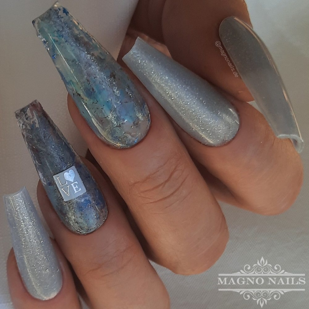 Nageldesign Ideen - Graue Nägel - Sommernägel