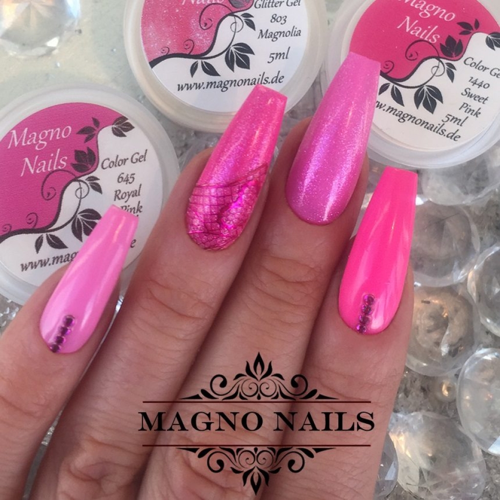 Sommernägel - Naiart Idee - Pink Glitter Flider