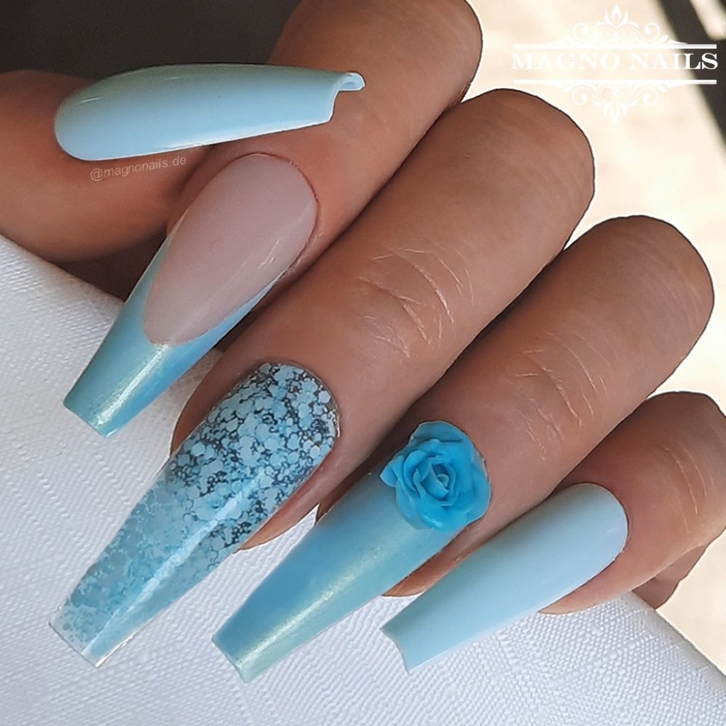 Hellblau Pearl Gold Pailetten Nageldesign Ideen - Sommernägel - Sommer Nägel